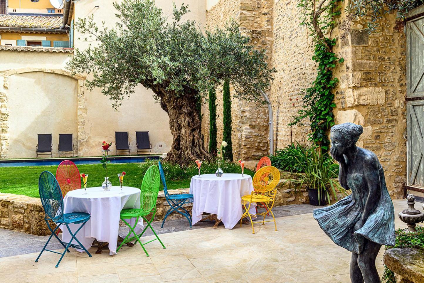 Palais Aoma, Hotel Particulier De Luxe En Provence LʼIsle-sur-la-Sorgue Екстериор снимка