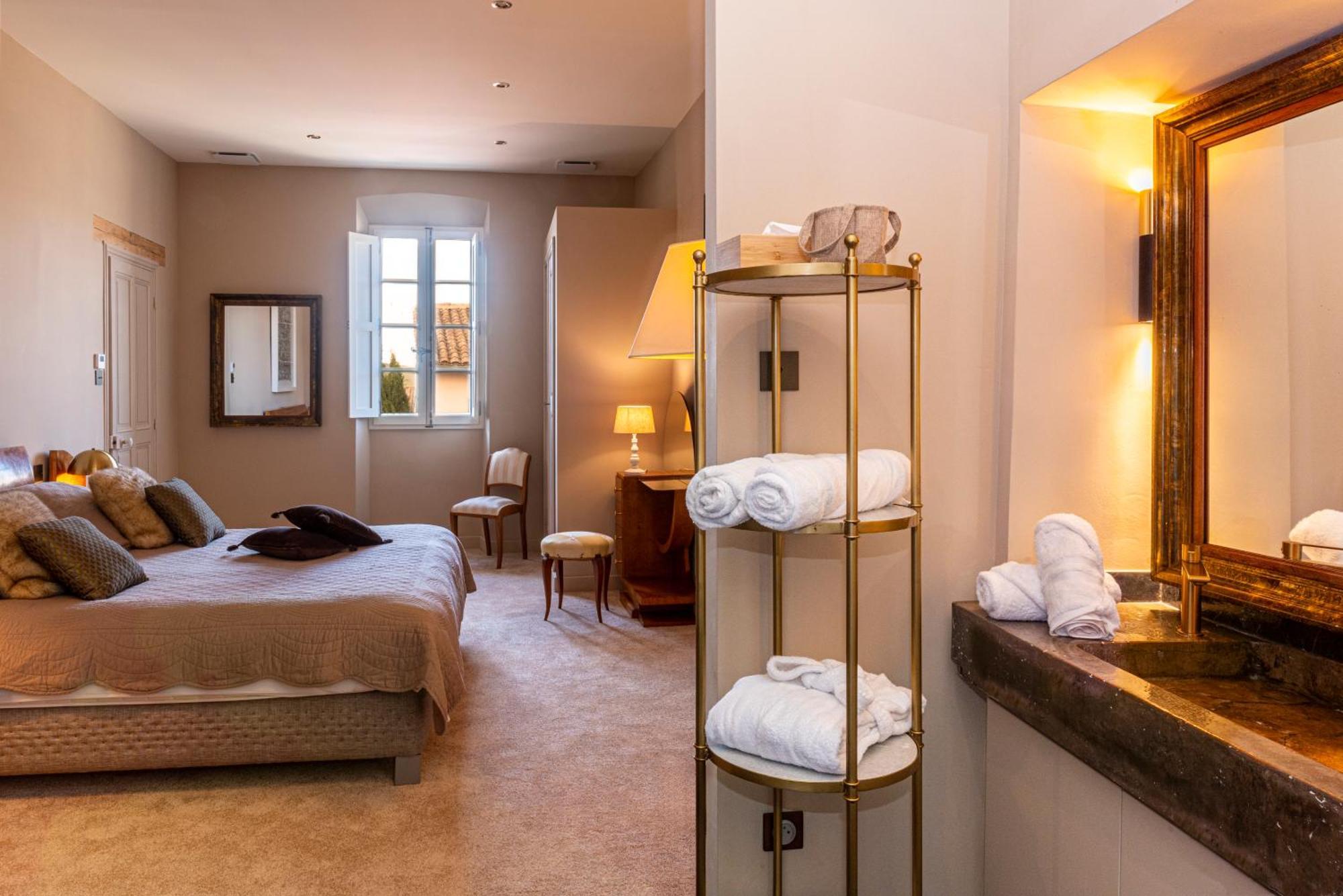 Palais Aoma, Hotel Particulier De Luxe En Provence LʼIsle-sur-la-Sorgue Екстериор снимка