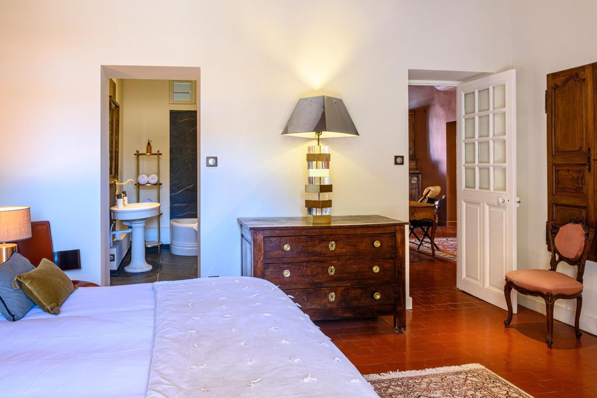 Palais Aoma, Hotel Particulier De Luxe En Provence LʼIsle-sur-la-Sorgue Екстериор снимка