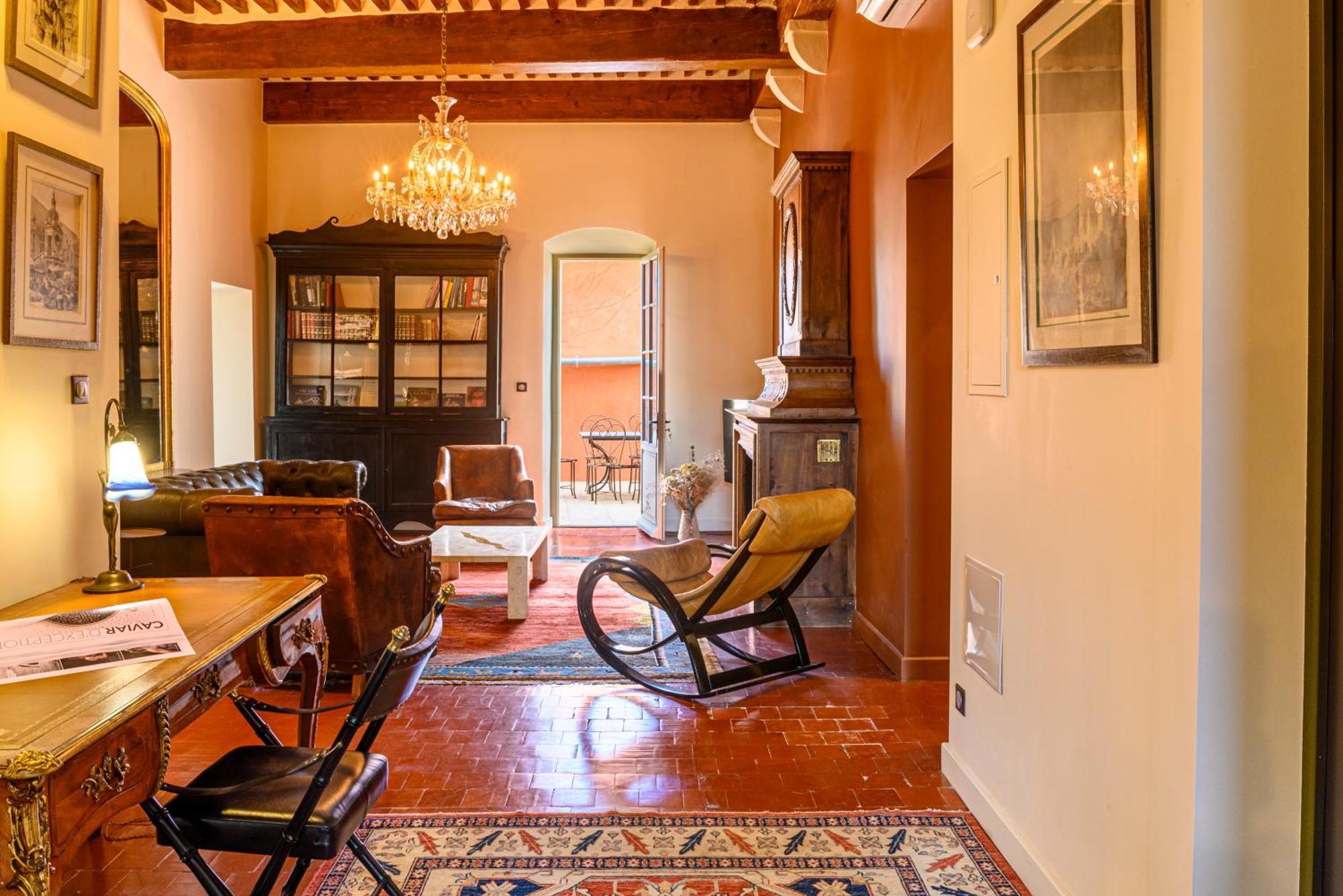 Palais Aoma, Hotel Particulier De Luxe En Provence LʼIsle-sur-la-Sorgue Екстериор снимка