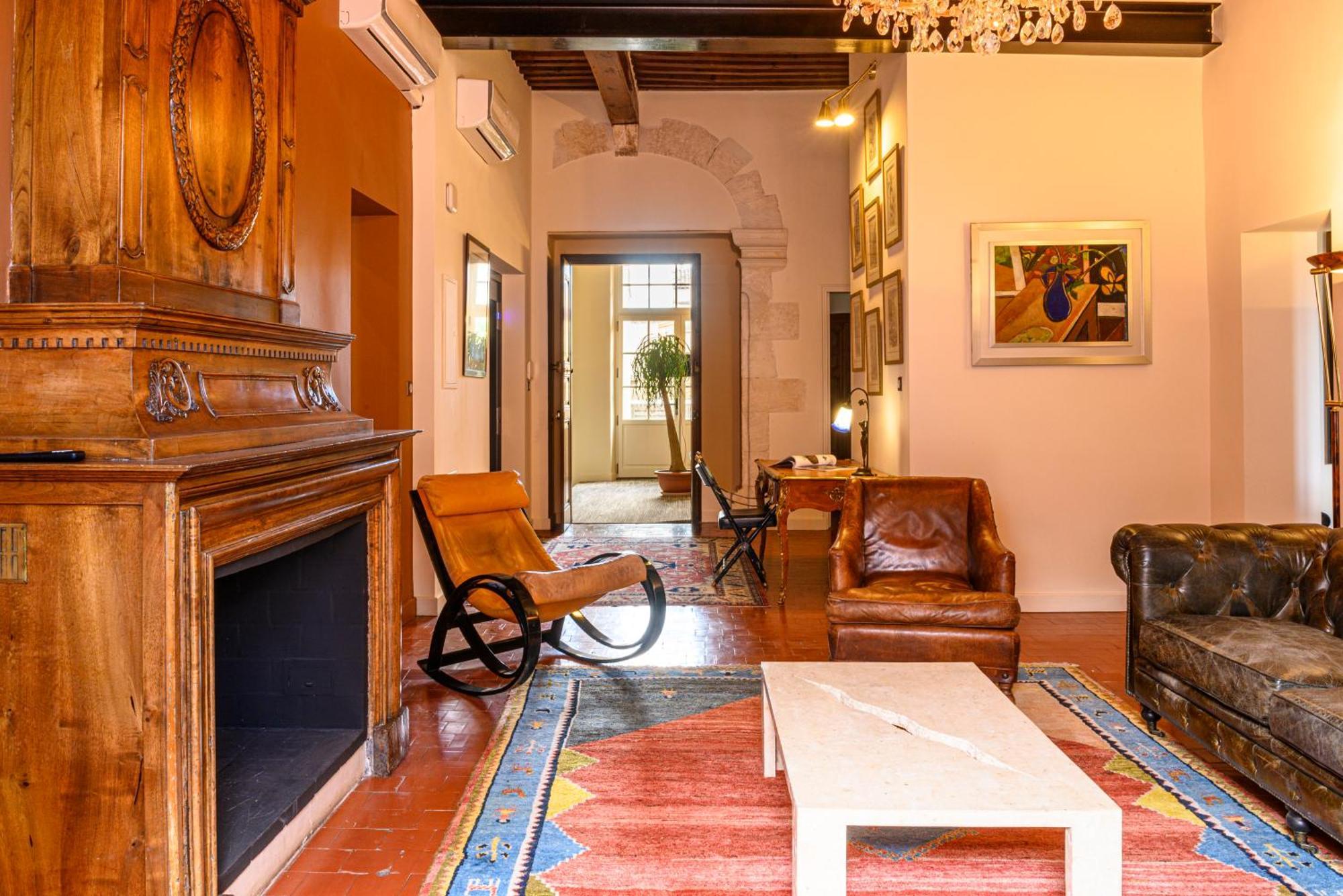 Palais Aoma, Hotel Particulier De Luxe En Provence LʼIsle-sur-la-Sorgue Екстериор снимка